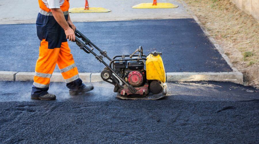 Professional gutter cleaning in Mount Vernon, IA